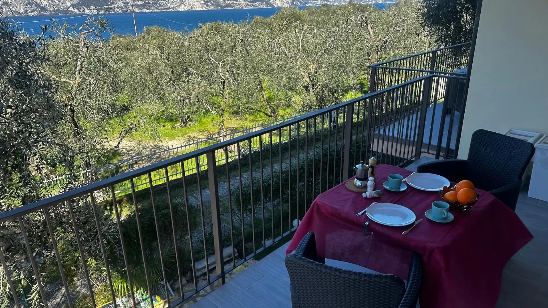 Villalvento Brenzone sul Garda 0*,
